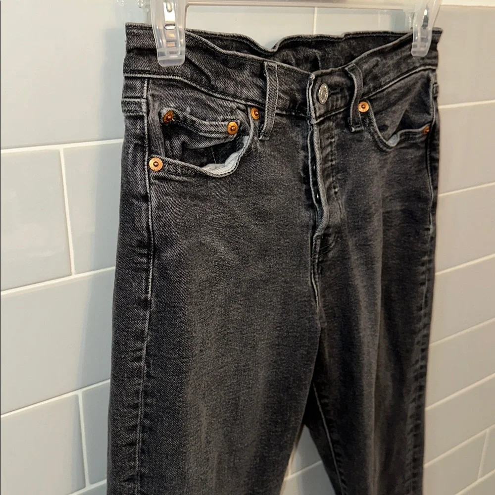 Levi’s High Rise Tapered Jeans - Picture 8 of 17